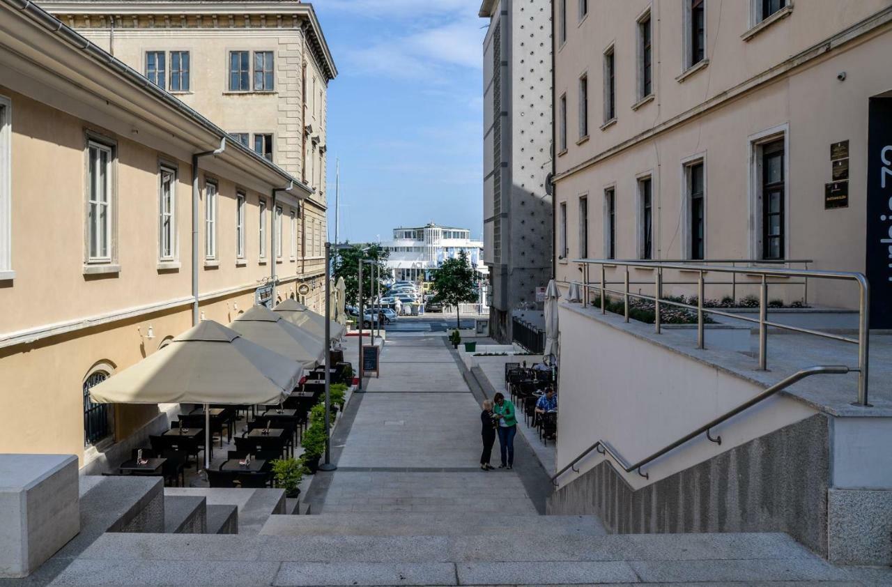 Apartment Rubix Pula Exteriér fotografie